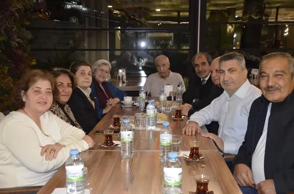 Sanatçı Cemile Sönmez’den 30 Yıl Sonra Sürpriz Buluşma