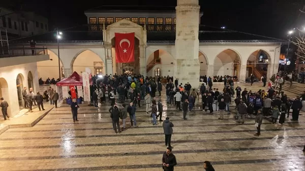 580 Yıllık Miras Yeniden Ayakta: Ulu Camii’nde İlk Kadir Gecesi!