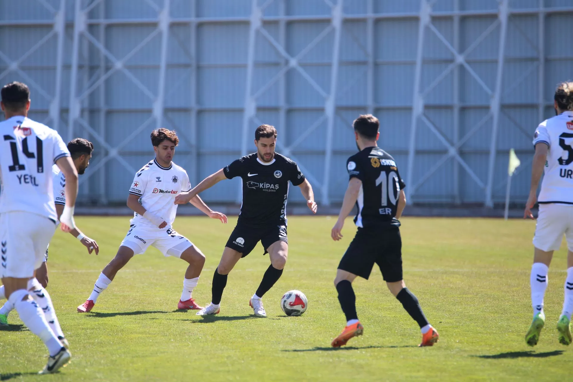 İstiklalspor Aksaray’da Buz Kesti: Zirve Yarışında Ağır Darbe!