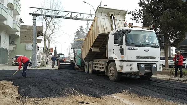 Büyükşehir’den Kuddusi Baba ve Trabzon Bulvarlarında Asfalt Çalışması