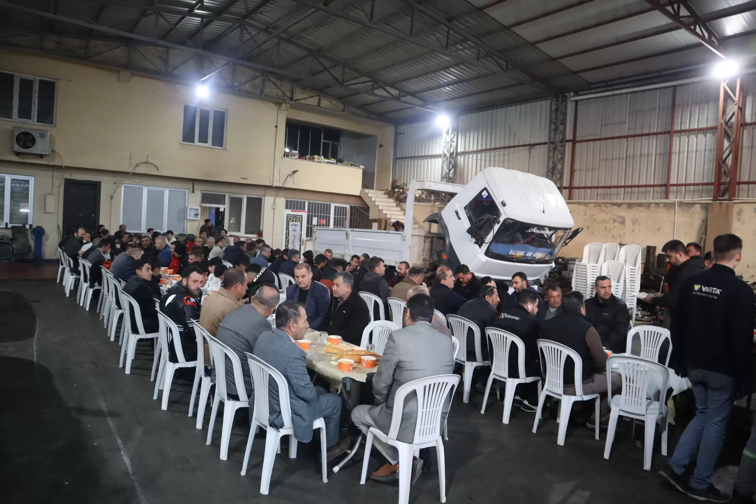 ​Sanayi Esnafı İftar Sofrasında Buluştu: Birlik ve Beraberlik Mesajı! ​