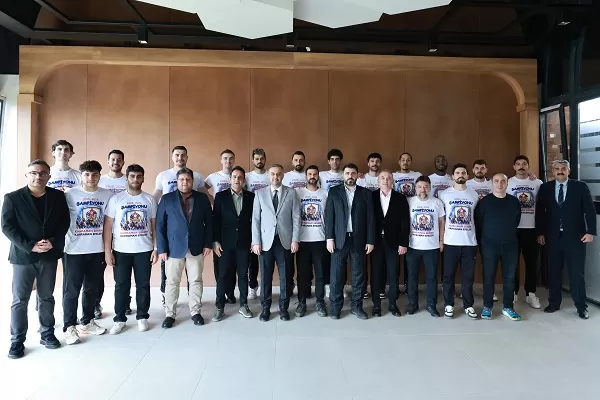 Başkan Toptaş, Efeler Ligi’ne Yükselen Şampiyonlarla Yemekte Buluştu