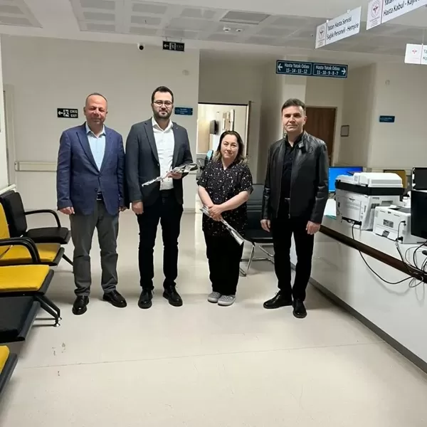 Andırın Devlet Hastanesi’nde 8 Mart’ta Kadın Çalışanlara Çiçekli Kutlama