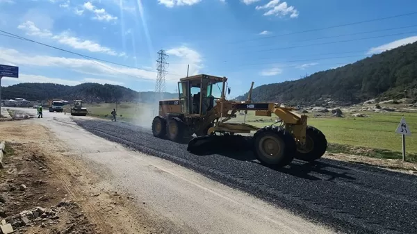 Andırın’da Ulaşımın Kalbi Yenileniyor: 30 Kilometrelik Güzergahta Asfalt Seferberliği!