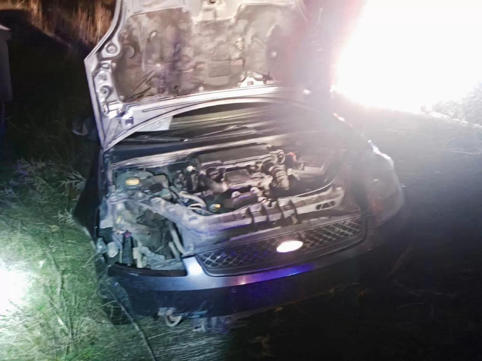 Afşin’de Otomobil Yoldan Çıktı: 2 Yaralı! İtfaiye Ekipleri Can Pazarı Yaşadı