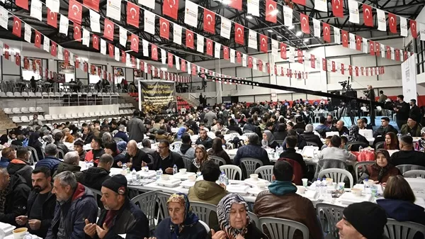 Büyükşehir’in İftar Sofrası Andırın’da Kuruldu