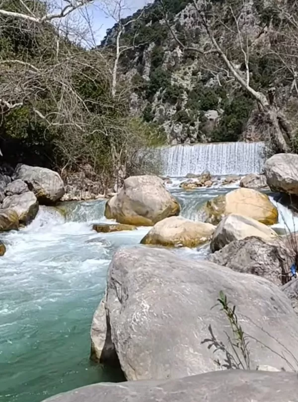 Filtresiz Güzellik: Andırın’ın “Turkuaz Gizemi”