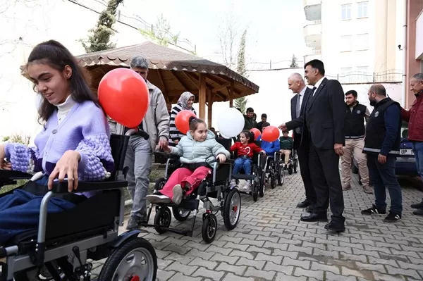 Kahramanmaraş’ta 5 Özel Öğrenciye Akülü Sandalye