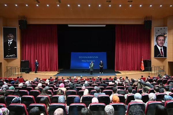 KSÜ’de Tarihi Yüzleşme: Mehmet Akif’in İzinde ‘Firavunla Yüz Yüze’ Sahnelendi