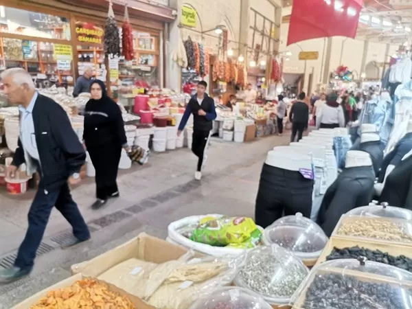 Maraş’ta Bayram Bereketi: Tarihi Çarşıya Akın Var!