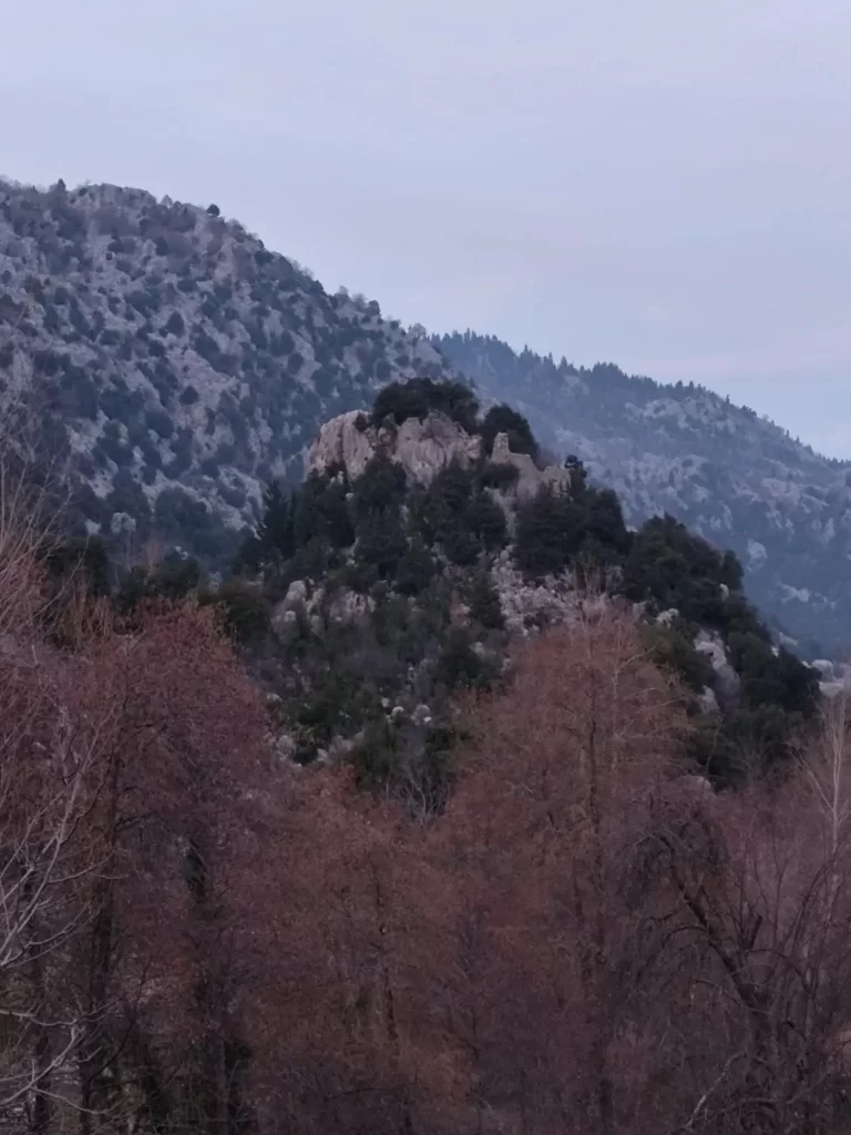 Andırın’ın Gökyüzüne Uzanan Mirası: Keleşli Kalesi Ziyaretçilerini Bekliyor!