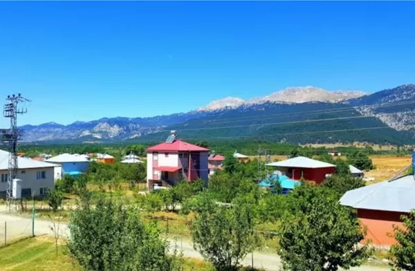 Andırın’da Bahar Temizliği: Akifiye Yaylası Beyaz Örtüyü Attı!