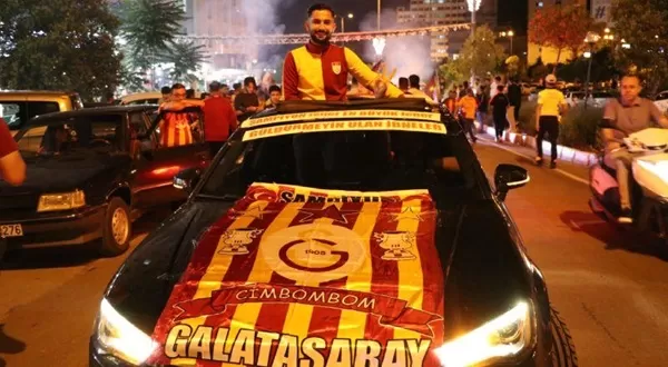 Kahramanmaraş’ta Derbi Gecesi: Sokaklar Bayram Yerine Döndü!