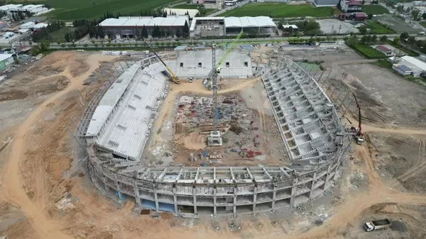 Kahramanmaraş Yeni Stadyumu Devleşiyor: İskelet Tamam, Siluet Ortaya Çıktı!