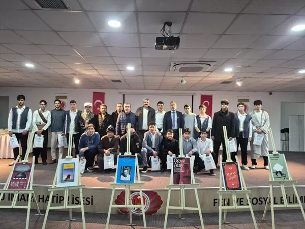 Onikişubat’ta Kütüphaneler Haftası: Gençler Edebiyat Kahramanlarını Sahneye Taşıdı!