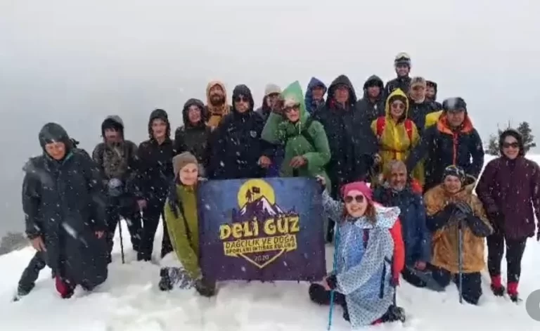 Osmaniyeli Doğa Severler Karagöl’e Yürüdü