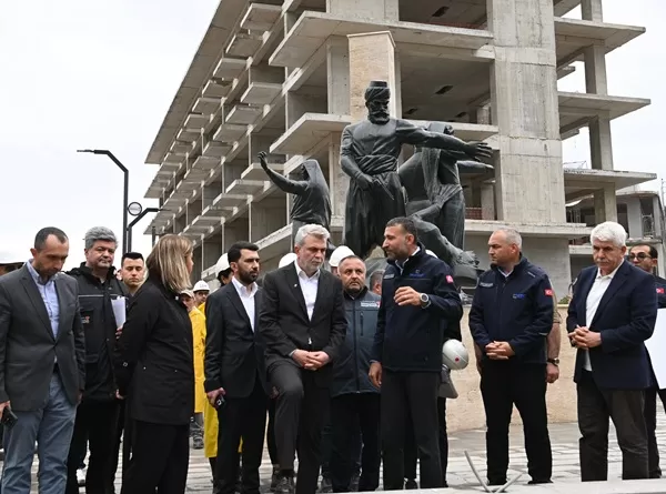 Yeni Kahramanmaraş Çarşısı Yükseliyor! Başkan Fırat Görgel Dev Merkez Projesini İnceledi