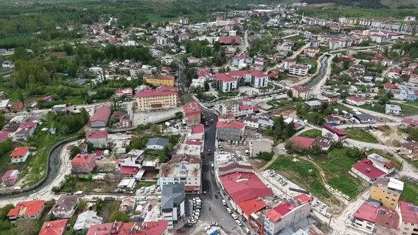 Göksun Çarşısına Büyükşehir Eli Değdi! Toz Toprak Bitiyor, Yollar Ayna Gibi Oluyor