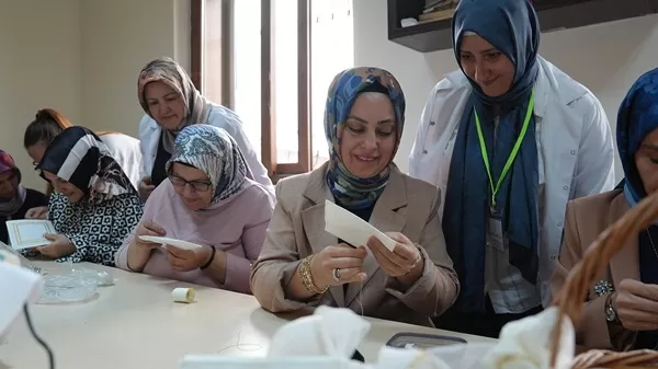 Hanımların Elinde Mucizeye Dönüştü! Karaziyaret’te Eski Eşyalar Can Buluyor
