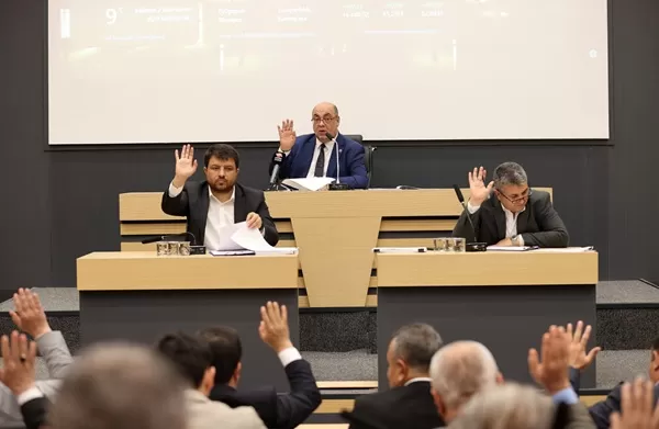 Dulkadiroğlu Meclisi’nden Tam Yol Hizmet Kararı: Sosyal Market ve Yeni Araçlar Geliyor!