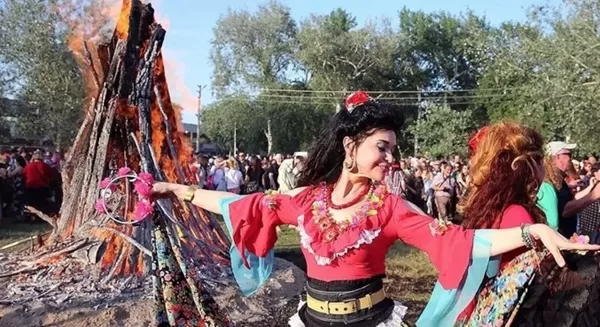 Kahramanmaraş’ta Hıdırellez Coşkusu: Baharın Habercisi Ritüellerle Karşılanıyor!
