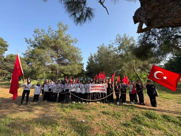 ŞEHİT AYLA ÖĞRETMEN VE ANNELERE İZCİ SELAMI!