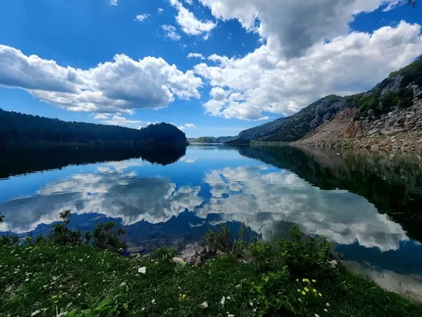 Andırın’da Masalsı Görüntüler: Kesik Barajı Doğal Stüdyoya Döndü!