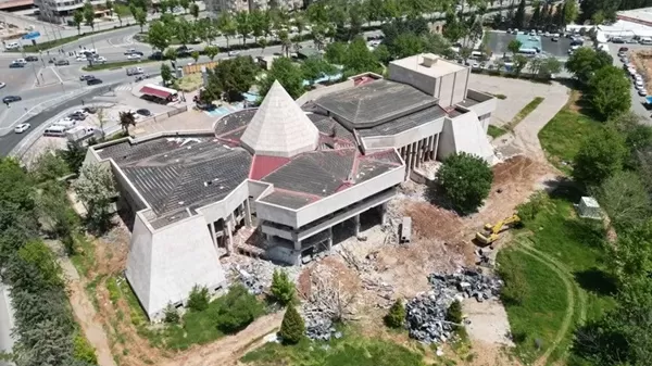 NFK’da Dev Dönüşüm: 459,5 Milyon Liralık Modern Kütüphane İçin İlk Kazma Vuruluyor!