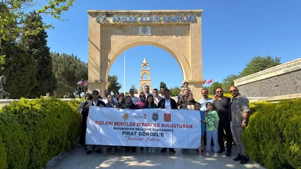 ‘Kahramanlar Diyarından Şehitler Diyarına’: Büyükşehir’den Şehit Ailelerine Anlamlı Tarih Yolculuğu!