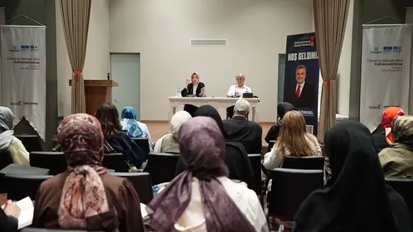 Yazarlık Akademisi’nde Naime Erkovan Rüzgârı: “Yazarlığın Yasakları ve Tuzakları” Konuşuldu