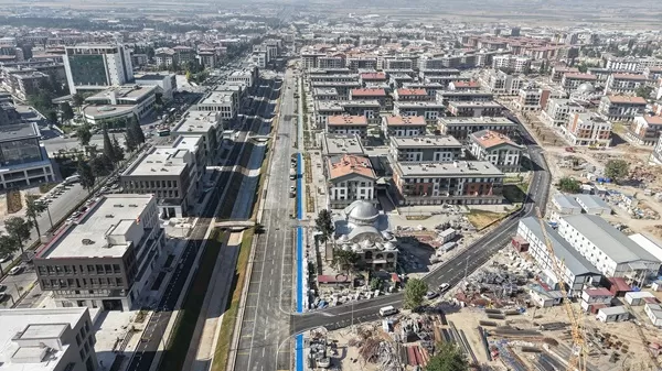 Azerbaycan Mahallesi’ne 18 Milyon Liralık Muazzam Asfalt Konforu!