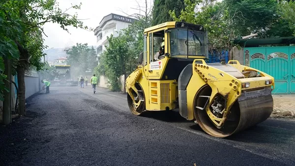 Büyükşehir Belediyesi Bir Haftada 23 Farklı Noktada Asfalt Serimi Yapacak
