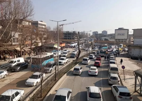 Kahramanmaraş Trafiğinde Araç Sayısı Rekor Kırarak 361 Bini Devirdi!