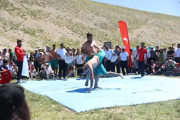 Karagöl’de Muhteşem Şenlik Binlerce Kahramanmaraşlı Yaylaya Akın Etti!