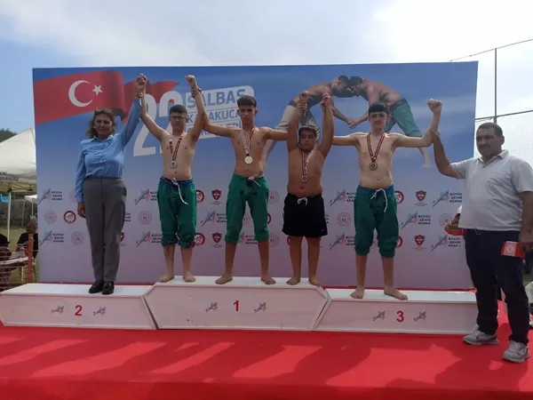Er Meydanında Andırın Gururu: Mustafa Alper Bolat Adana’da Kürsüye Çıktı