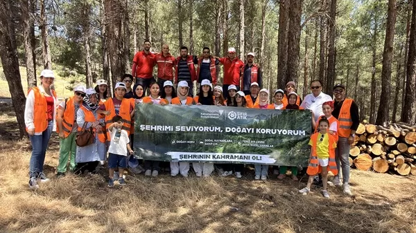 Büyükşehir’den Şairler Tepesi’nde “Şehrimi Seviyorum, Doğayı Koruyorum” Etkinliği