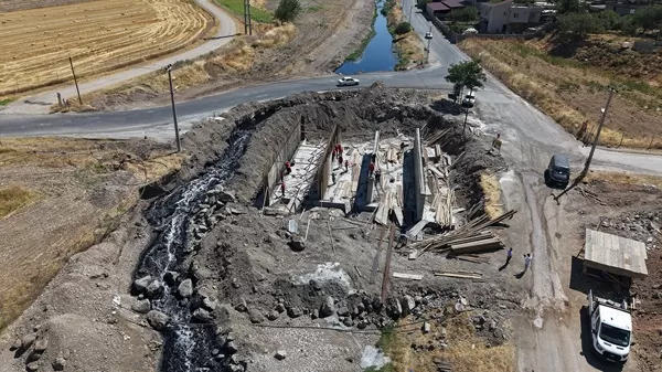 Dulkadiroğlu’nda 50 Yıllık Köprü Yenileniyor