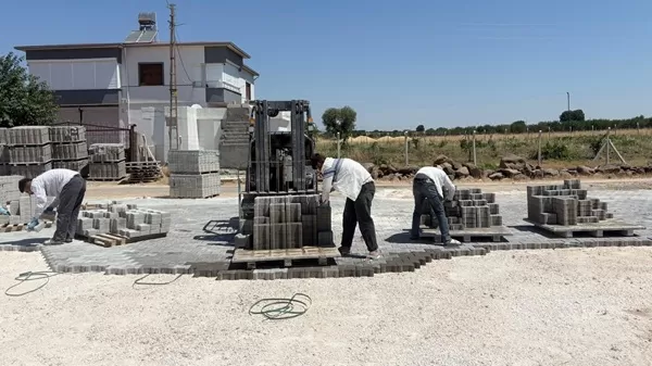 Büyükşehir’den Pazarcık Kızkapanlı’nın Sosyal Tesisinde Çevre Düzenlemesi