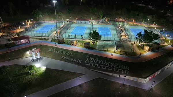 Ödüllü Tenis Turnuvası Başvuruları Başladı