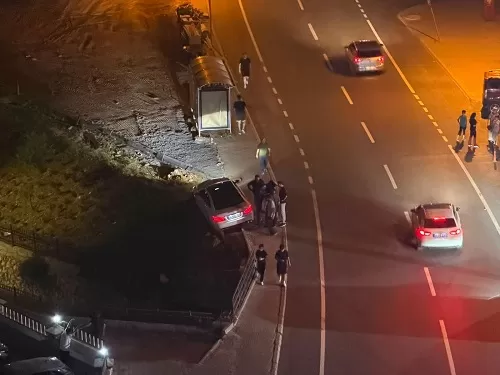 Kahramanmaraş’ta otomobil dere yatağına düşmekten son anda kurtuldu