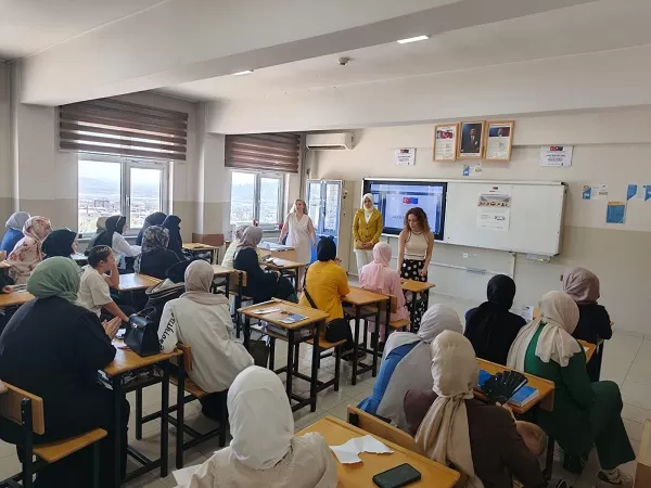 Eğitimden İstihdama Güçlü İş Birliği: Kursiyerler İşverenlerle Buluşturuldu