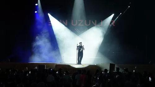 Geleneksel Ağustos Fuarı’nda Karadeniz Rüzgarı: Ekin Uzunlar Kahramanmaraş’ı Salladı!