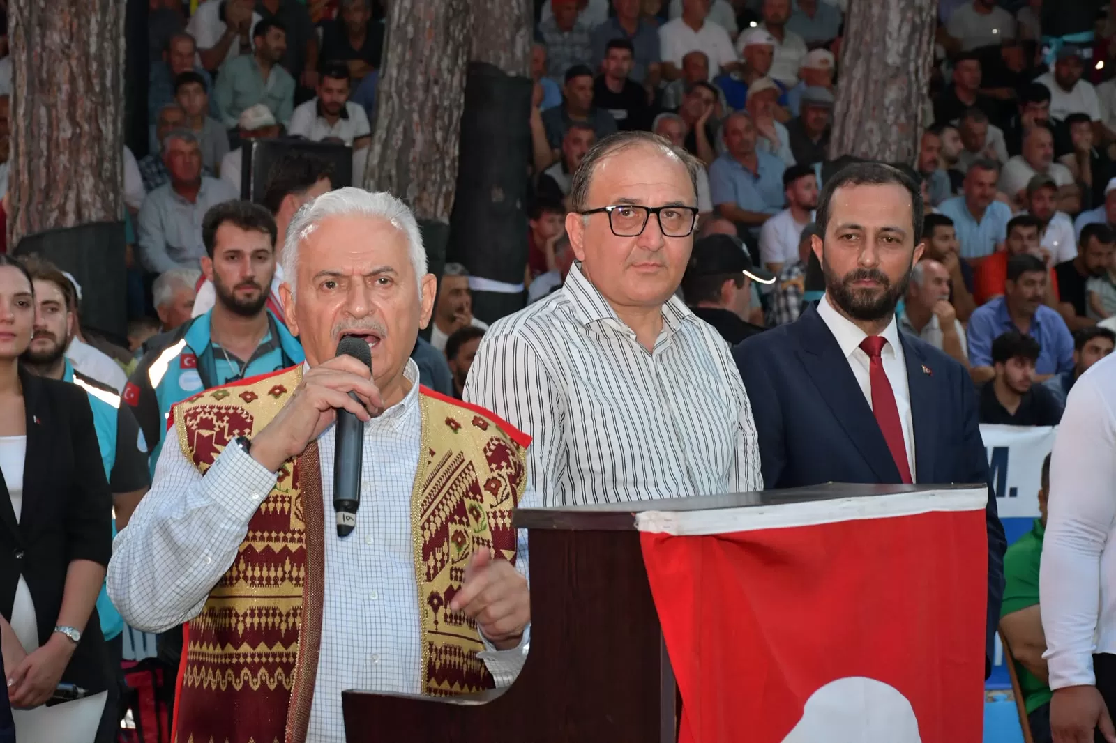 TGGF Başkan Vekili Şahin Hopur’dan Binali Yıldırım’a Anlamlı Unvan: Güreş Ağası Oldu!