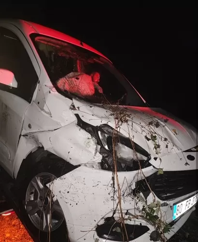 Kadirli–Andırın Yolunda Flaş Trafik Kazası: Gazeteci Yaralandı, Eşinin Durumu Kritik