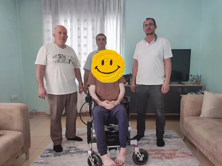 Andırınlılar Derneği’nden Anlamlı Destek: Yangından Kurtulan Engelli Gence Akülü Sandalye