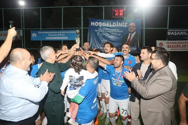 Dulkadiroğlu Kupası’nda Şampiyon İl Millî Eğitim Müdürlüğü Oldu
