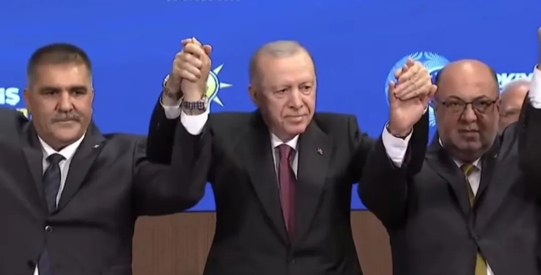 Kahramanmaraş’ta Siyasi Gündem: Eller Havaya Kalktı…