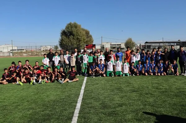 Elbistan’da Futbol Rüzgârı Dindi: Yıldız Erkekler Turnuvasında Kupalar Sahiplerini Buldu!