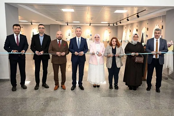 Geleneksel Motifler Çağdaş Sanatla Buluştu: KSÜ’de Duygu Yüklü Sergi!