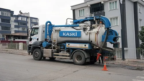Sağanak Yağış Geliyor! KASKİ Ekipleri Teyakkuzda: Mazgallar ve Hatlar Temizleniyor
